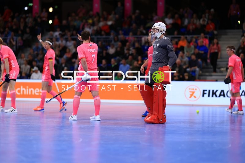 EuroHockey Indoor Championship 2026 - Fabio LANDTWING (7; Schweiz) und Torwart Laurent ROGGER (31; Schweiz)