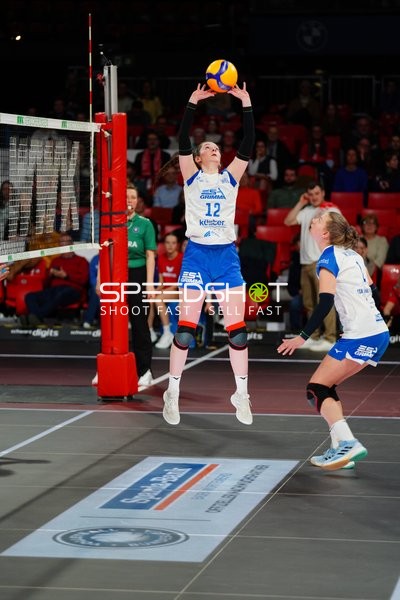 Spielszene mit Meghan Barthel (12; ESA Grimma Volleys)