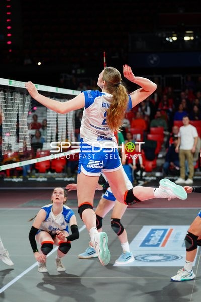 Spielszene mit Meghan Barthel (12; ESA Grimma Volleys)