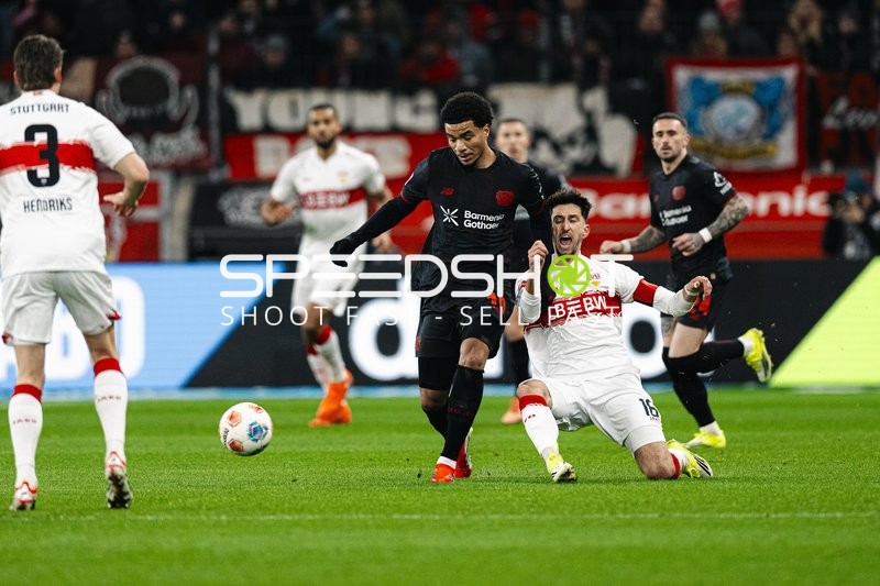 Zweikampf um den Ball