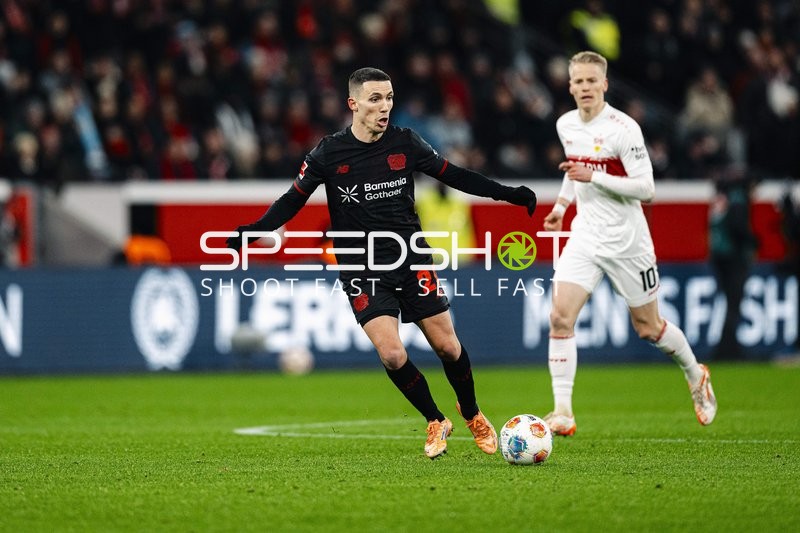 Spieler mit Ball in Aktion