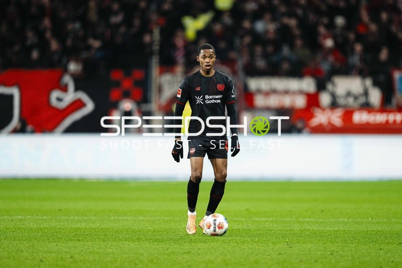 Spieler mit Ball in Aktion