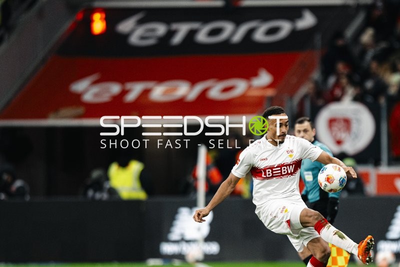 Schuss von Jamie Leweling (18; VfB Stuttgart)