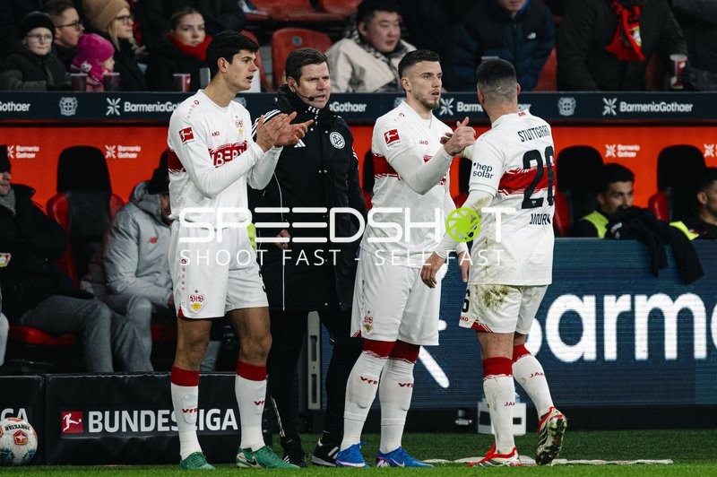 Spieler begrüßen sich