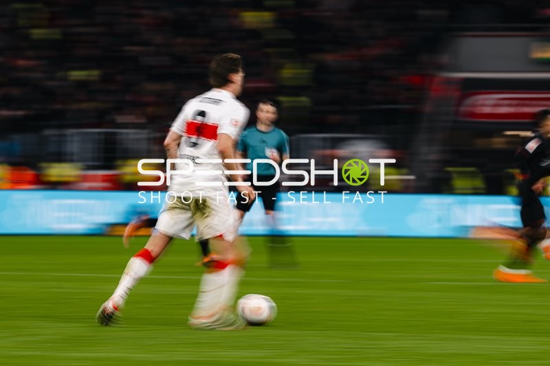 Spieler mit Ball in Aktion