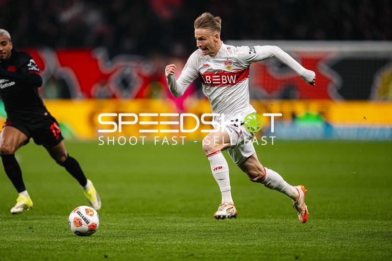 Spieler mit Ball in Aktion