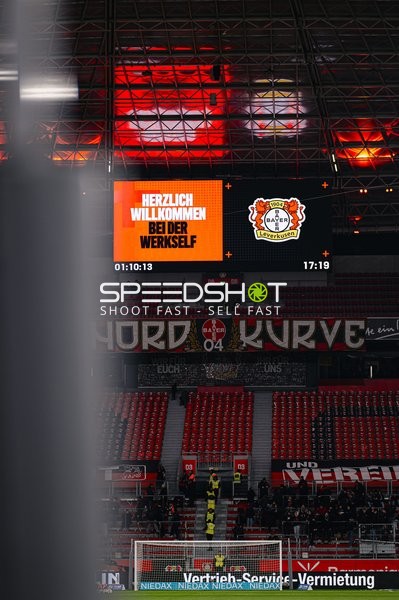 Leere BayArena vor Spiel