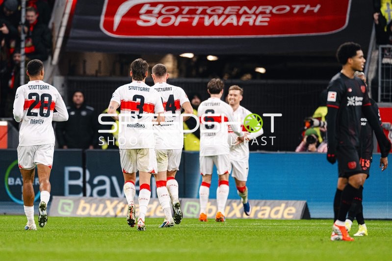 Spieler von VfB Stuttgart feiern