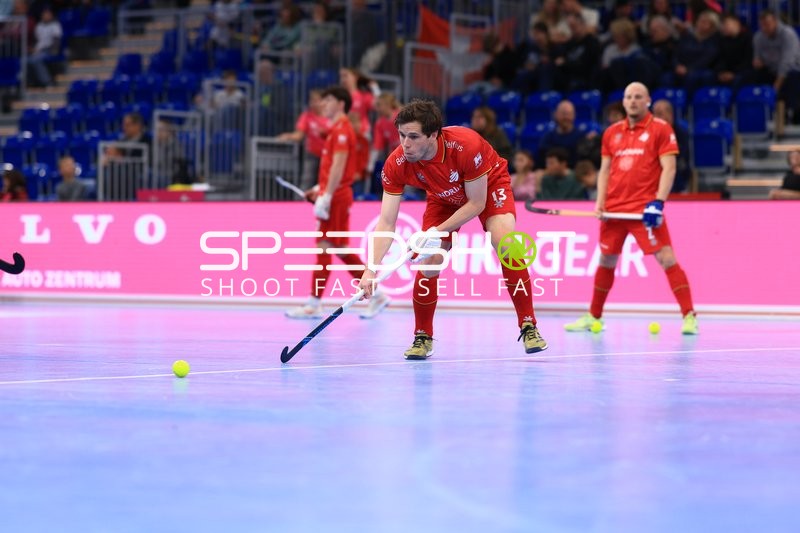 Tom DEGROOTE (13; Belgien) mit Ball