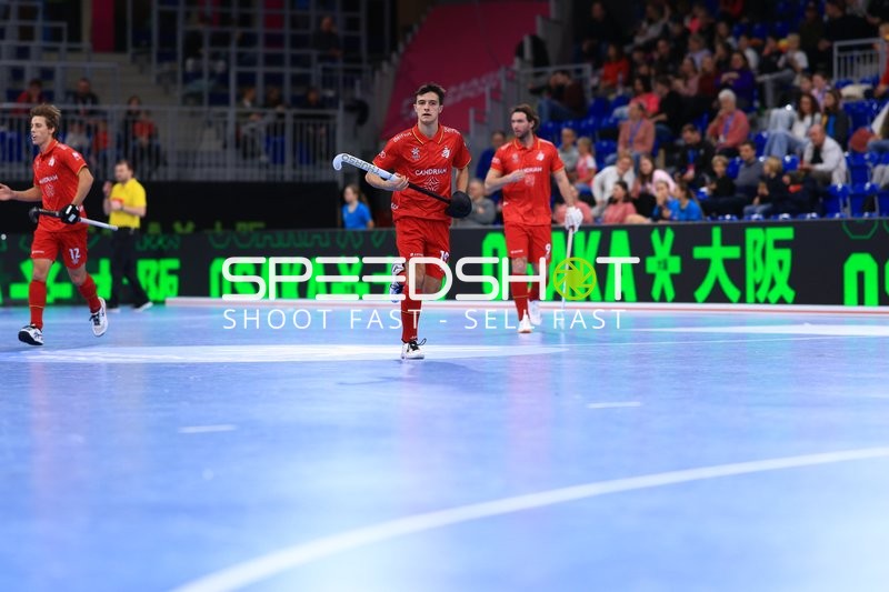 Sam PONCELET (17; Belgien) mit Ball in Aktion