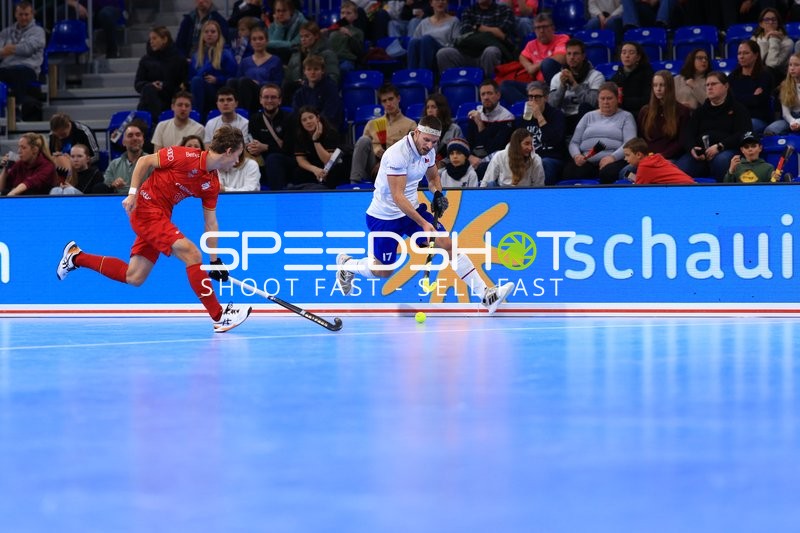 Lukas PLOCHÝ (17; Tschechien) mit Ball