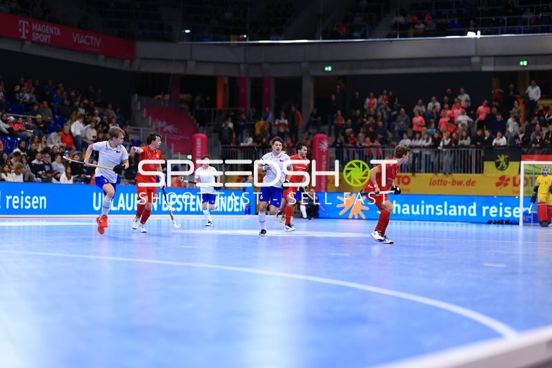 Spieler Kryštof ŠESTÁK (6; Tschechien) und Gaëtan DYKMANS (25; Belgien) in Aktion