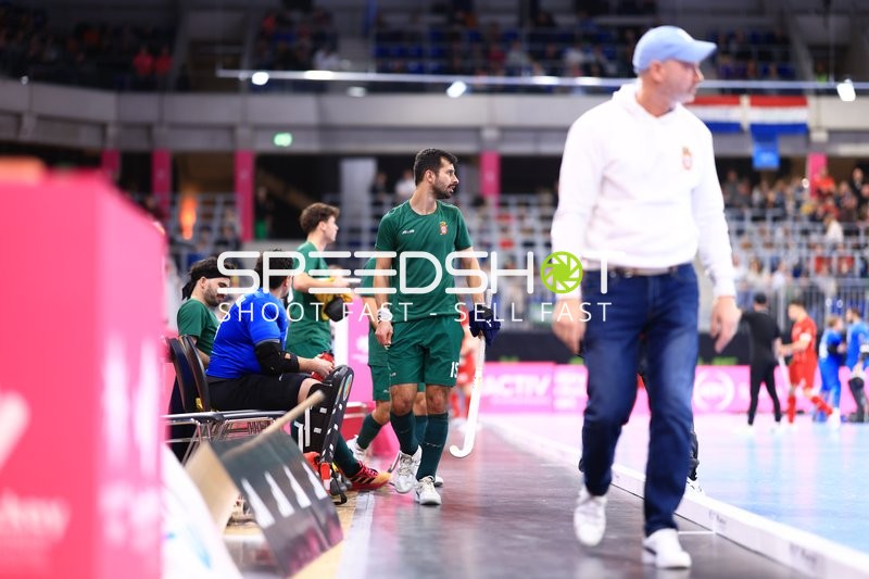 Luís PEREIRA (15; Portugal) am Spielfeldrand