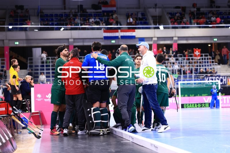 Quentin HALFMANN (10; Portugal) und Baltazar PORTUGAL (18; Portugal) im Teamgespräch