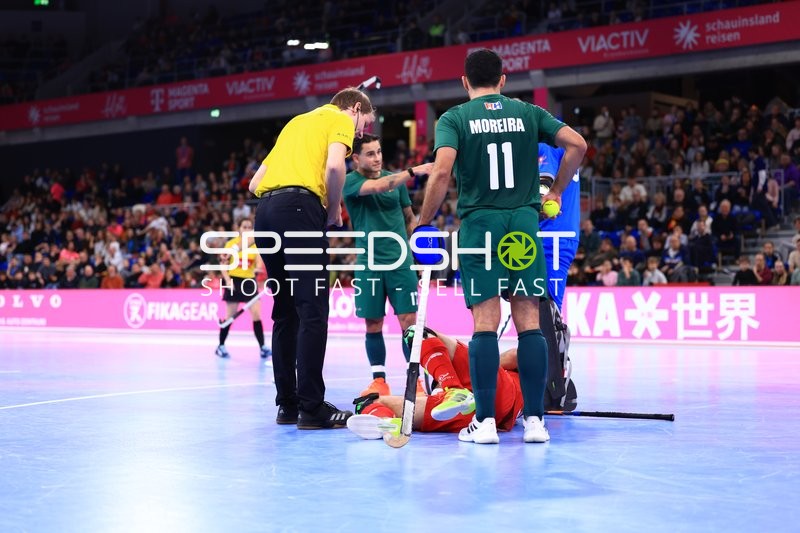 Ivo MOREIRA (11; Portugal) und Fabio Vieira (13; Portugal) im Gespräch