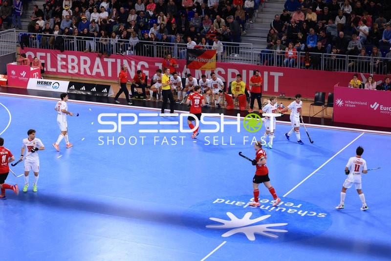 Spieler von Ignacio COBOS (11; Spanien) und Ferran MUÑOZ (5; Spanien) im Angriff