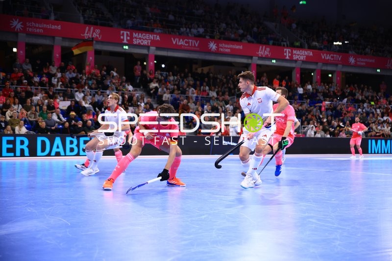 Intensive Aktion mit Nicolas Proske (7; Deutschland) und Gracjan JARZYNSKI (7; Polen)