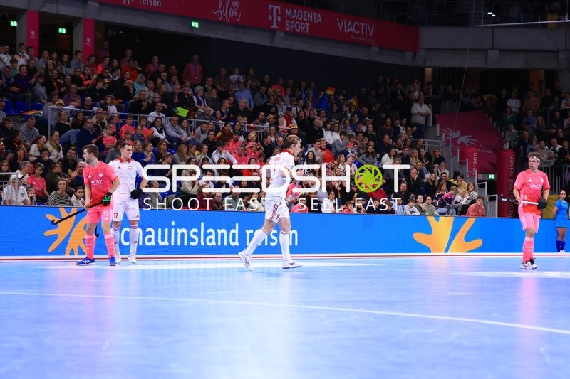 Anton Pöhling (12; Deutschland) gegen Jacek KUROWSKI (9; Polen) im SNP Dome