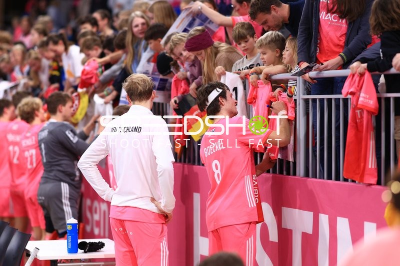 Autogrammstunde von Anton Boeckel (8; Deutschland)