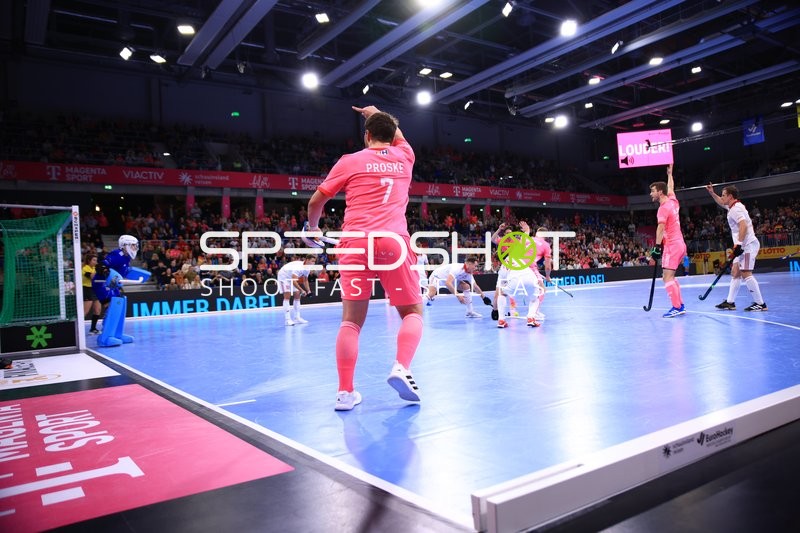 Strafcorner mit Nicolas Proske (7; Deutschland) und Mateusz POPIOLKOWSKI (1; Polen)