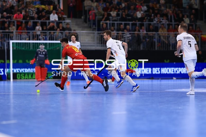 Anton Pöhling (12; Deutschland) und Anton Boeckel (8; Deutschland) im Duell mit Pablo ROMAN (8; Spanien)