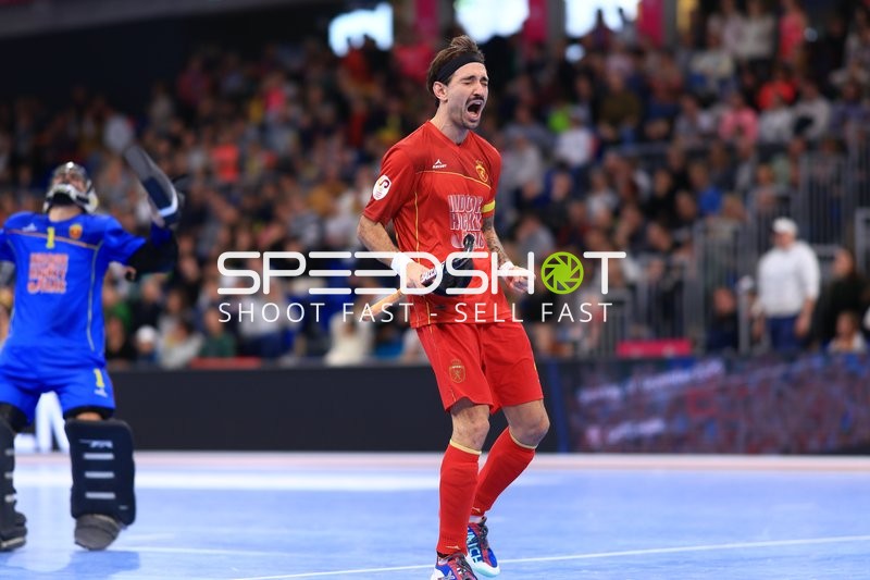 Ignacio COBOS (11; Spanien) jubelt im Vordergrund