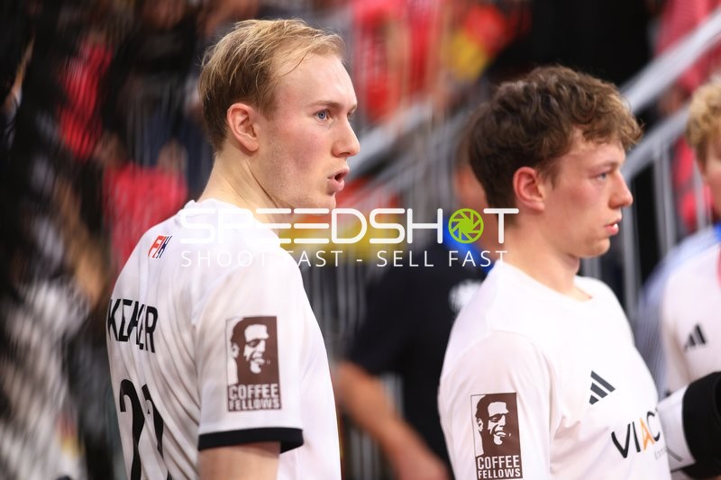 Nik Kerner (22; Deutschland) fokussiert