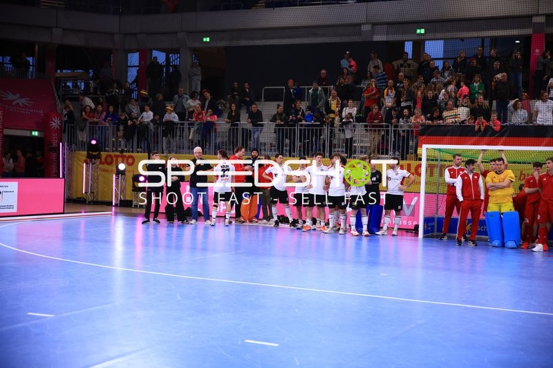 Mateusz POPIOLKOWSKI (1; Polen) im Tor