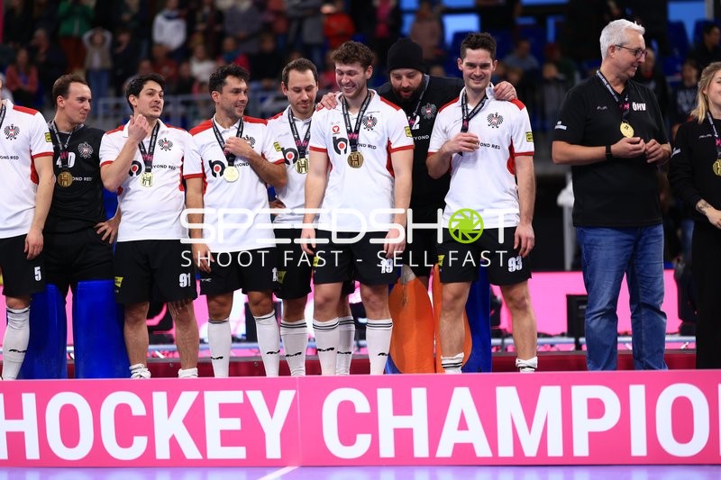 Goldmedaillen für Christoph SANDBICHLER (40; Österreich) und Team