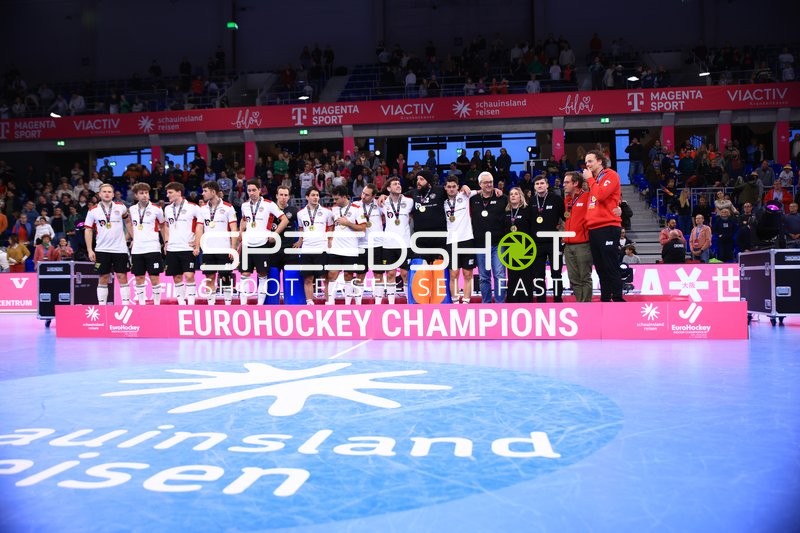 Sebastian EITENBERGER (5; Österreich) und Xaver HASUN (93; Österreich) feiern Titel