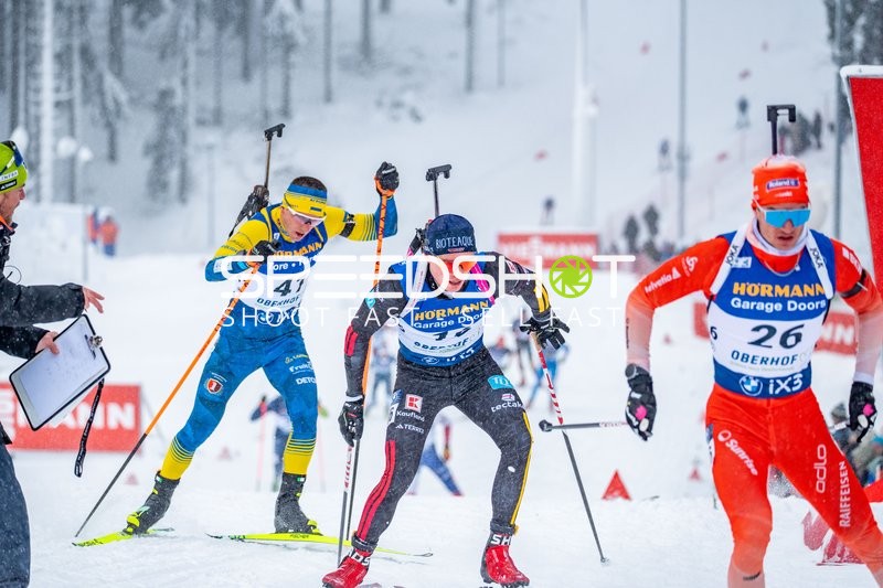 Biathleten kämpfen in Oberhof