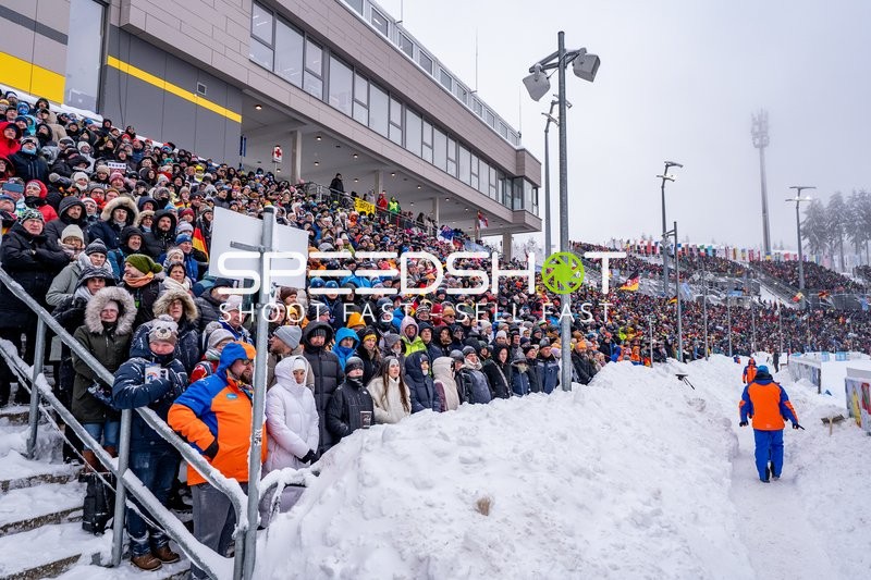 Zuschauer beim Biathlon in Oberhof