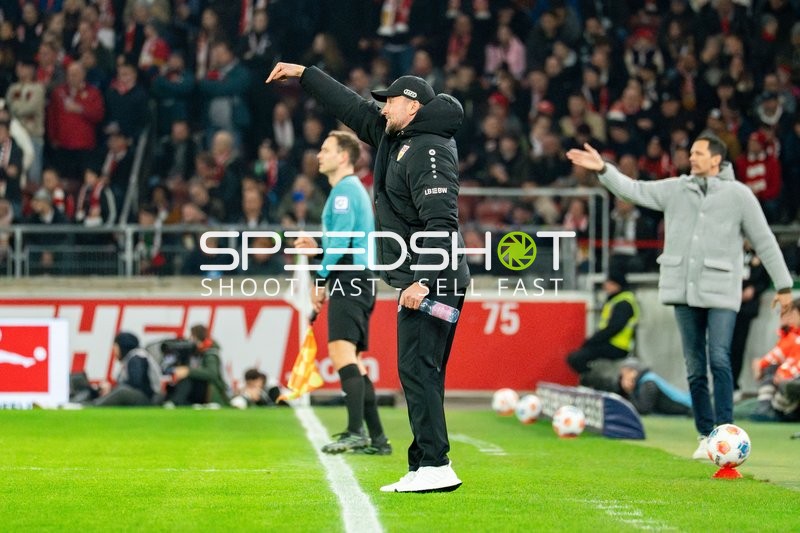 Trainer an der Seitenlinie