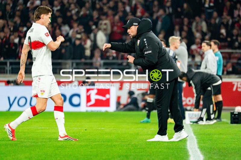 Trainer gibt Anweisungen