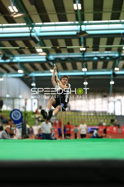 Stabhochsprung im Glaspalast