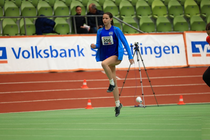 Athletin mit Startnummer 206 im Glaspalast
