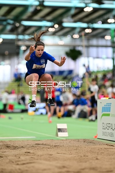 Weitsprung im Glaspalast