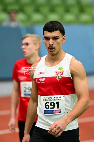 Athlet mit Startnummer 691 im Glaspalast