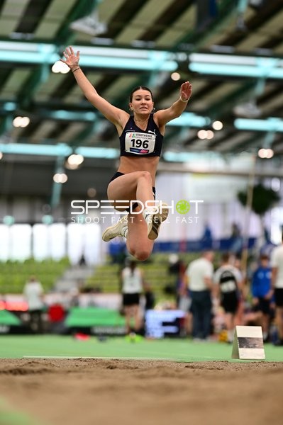 Weitsprung mit Startnummer 196