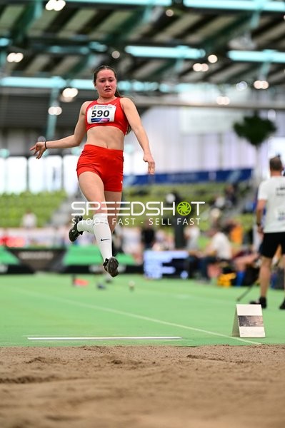 Startnummer 590 beim Weitsprung