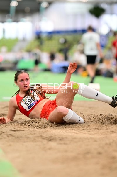 Athletin beim Weitsprung