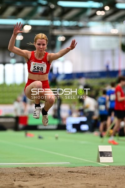 Athletin beim Weitsprung