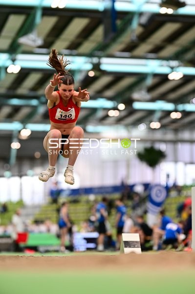 Athletin beim Weitsprung