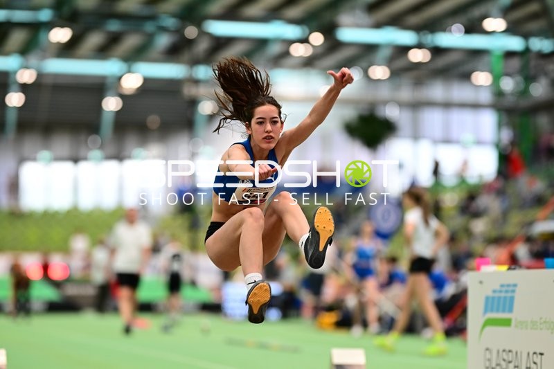 Weitsprung im Glaspalast