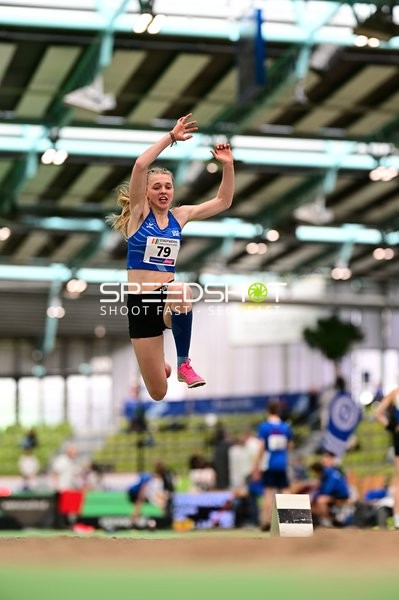 Weitsprung im Glaspalast