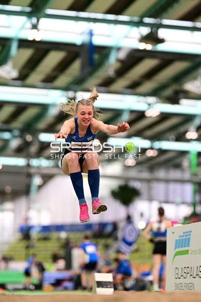 Athletin beim Weitsprung