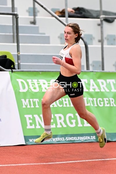 Athletin beim Sprung