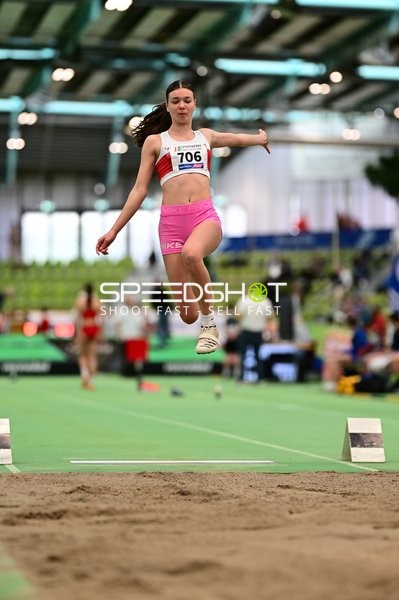 Startnummer 706 beim Weitsprung