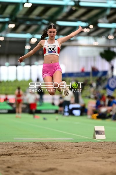 Startnummer 706 beim Weitsprung
