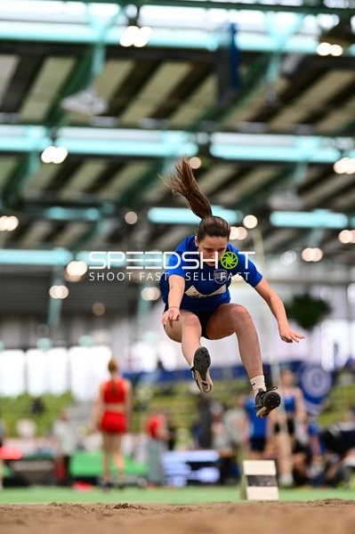 Weitsprung im Glaspalast